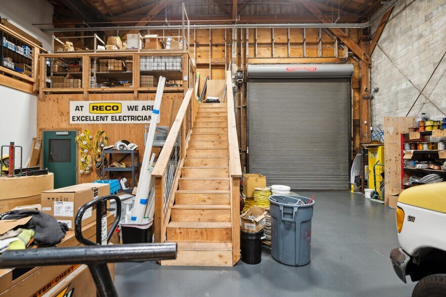 More Photos Of 1000 Calcot Pl, Oakland Warehouse For Lease