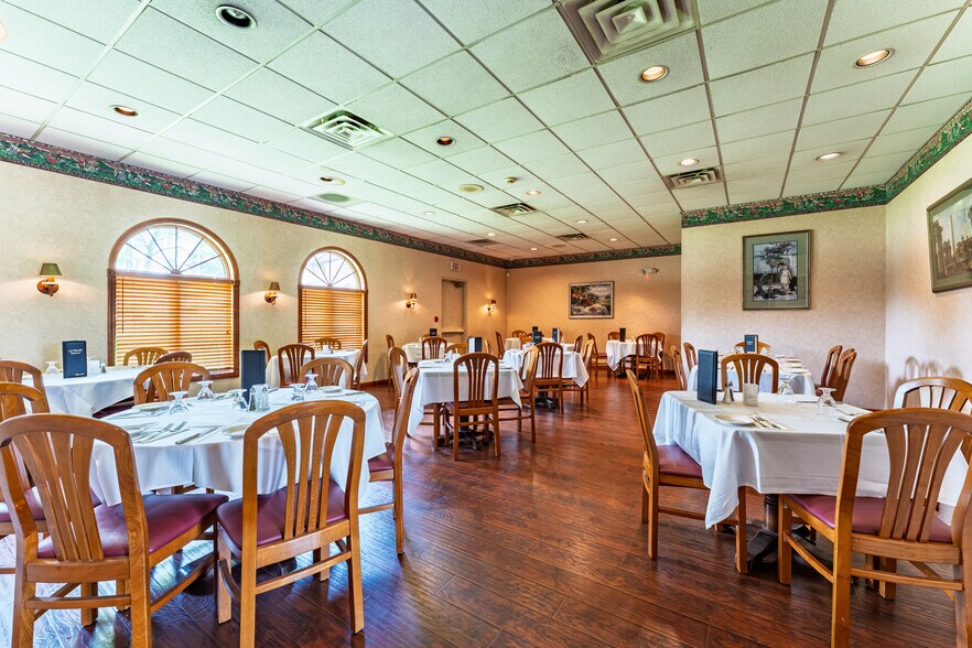 More Photos Of 400 S Center Ave, New Stanton Restaurant For Sale