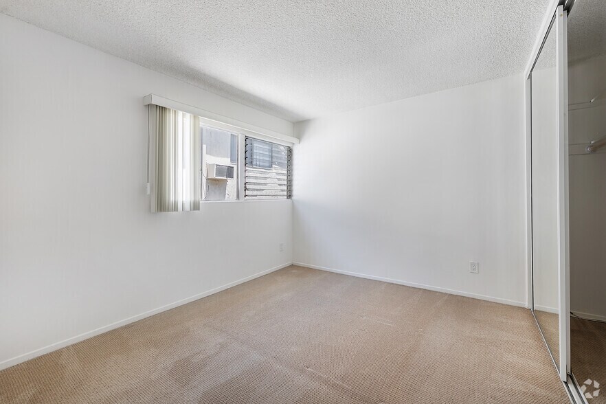 More Photos Of 1666 Federal Ave, Los Angeles Apartments For Sale