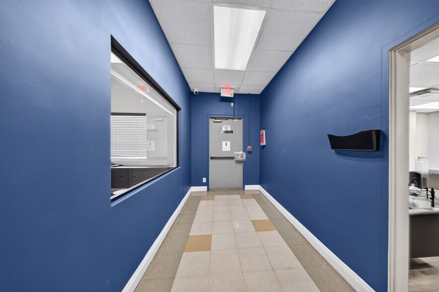 More Photos Of 8484 San Fernando Rd, Sun Valley Warehouse For Lease