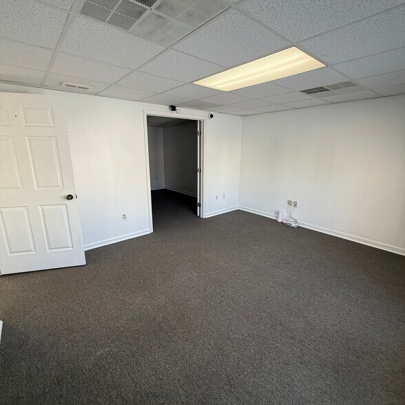 More Photos Of 375-385 W North St, Dover Office For Sale