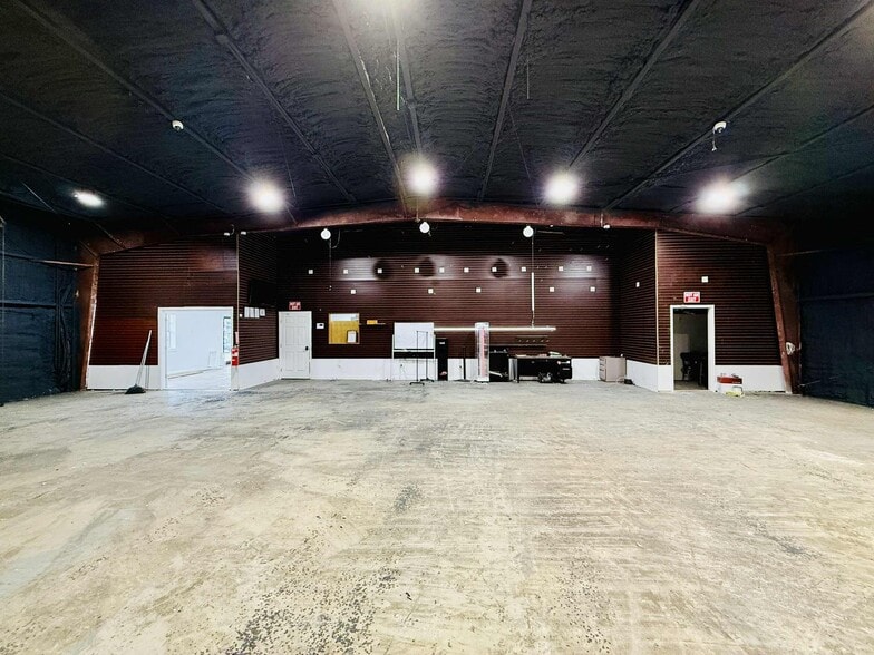 More Photos Of 1117 Saint Andrews Blvd, Panama City Industrial For Sale