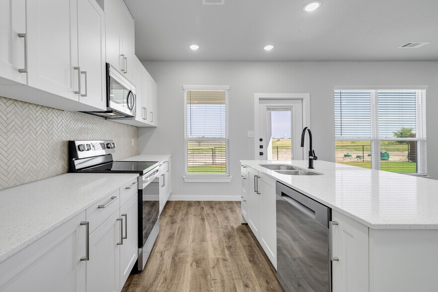 More Photos Of 4059 Clovis St, Midlothian Multifamily For Sale