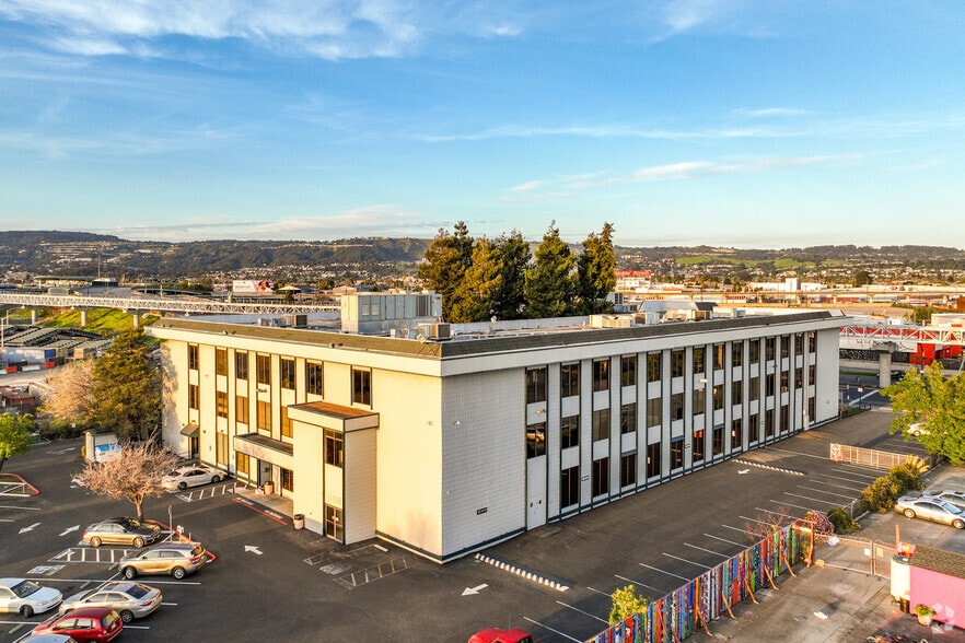 More Photos Of 675 Hegenberger Rd, Oakland Office For Lease
