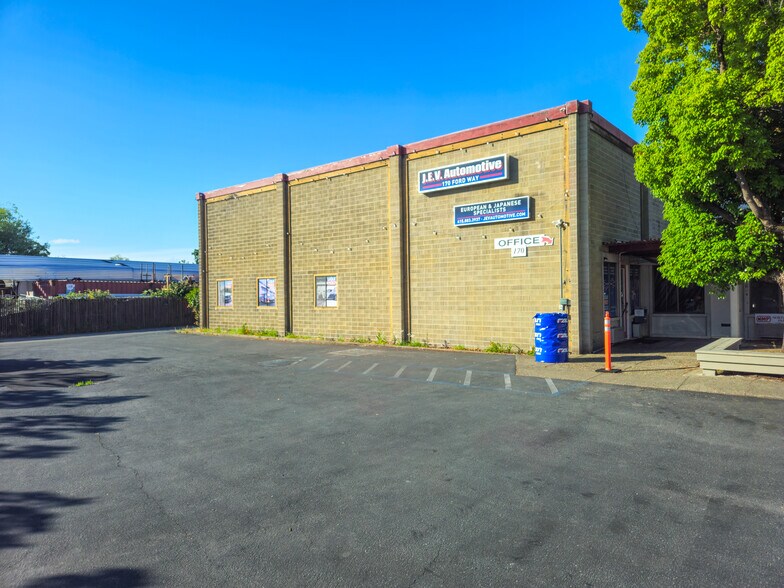 Primary Photo Of 170 Ford Way, Novato Warehouse For Lease