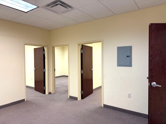 More Photos Of 1073 Willa Springs Dr, Winter Springs Office For Sale