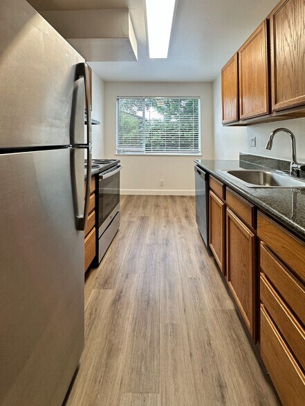 More Photos Of 1720 12th Ave, Oakland Apartments For Sale