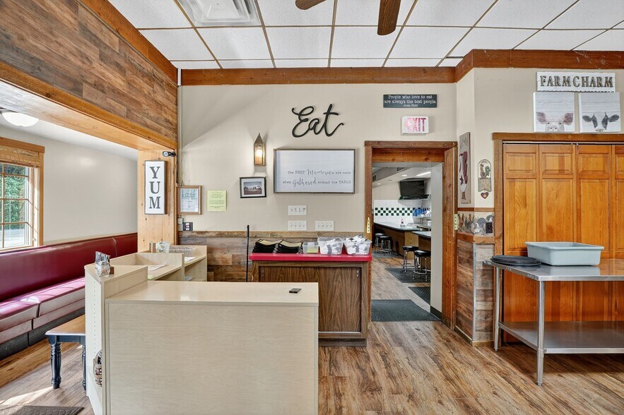 More Photos Of 550 McKeesport Rd, Elizabeth Freestanding For Sale