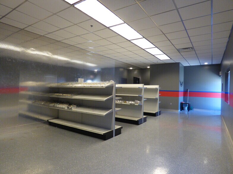 More Photos Of 9323 Garfield Ave S, Bloomington Distribution For Sale