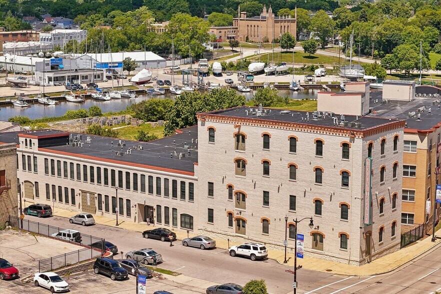 More Photos Of 134 Main St, Racine Apartments For Sale