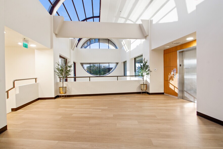 More Photos Of 62 Corporate Park, Irvine Medical For Lease