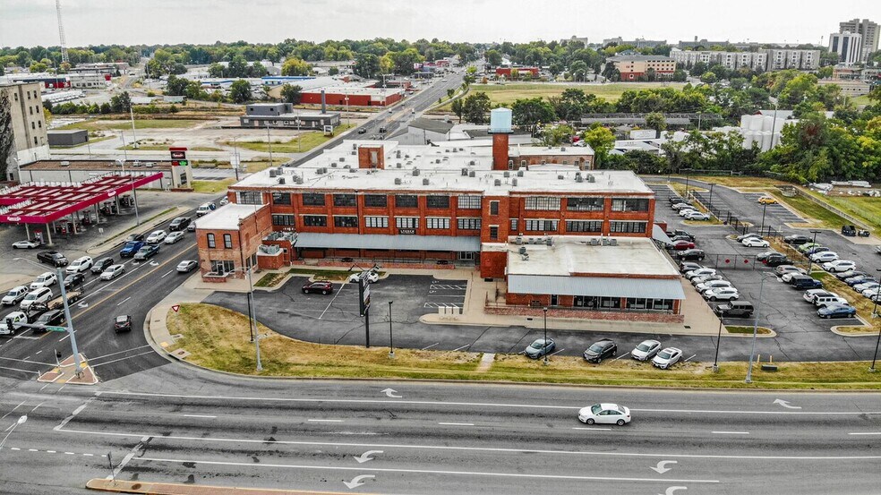 More Photos Of 601 N National Ave, Springfield Office For Lease