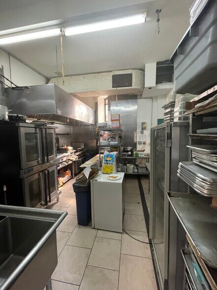 More Photos Of 1565 Lexington Ave, New York Apartments For Lease