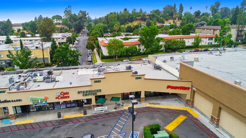 More Photos Of 20040-20060 Ventura Blvd, Woodland Hills Freestanding For Lease