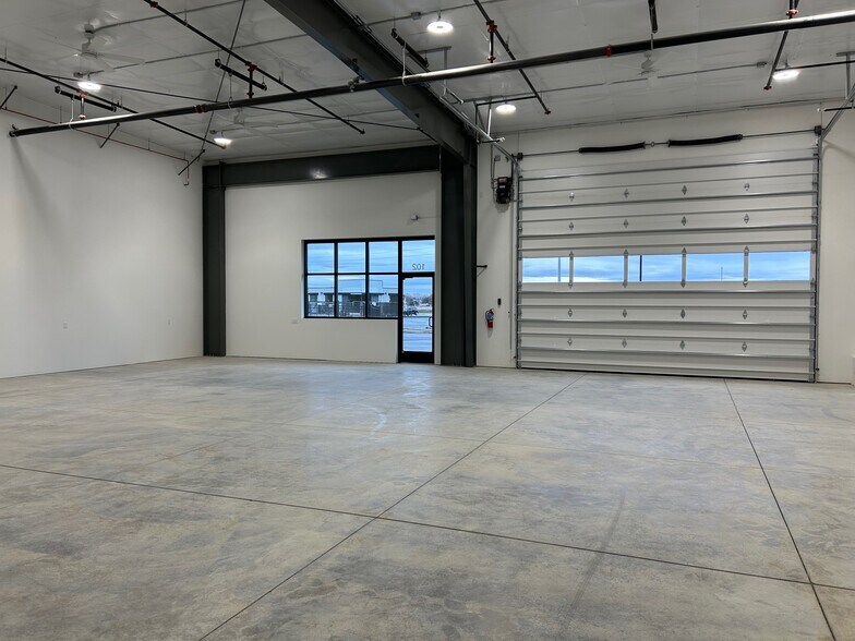 More Photos Of 220 Herons Flight ln, Eagle Specialty For Lease