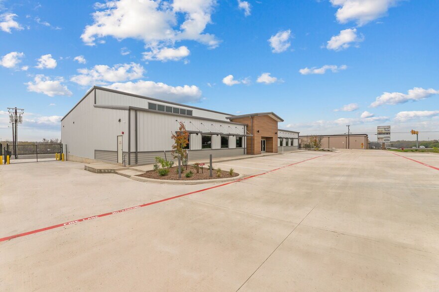 More Photos Of 10042 FM 1976, Universal City Unknown For Lease