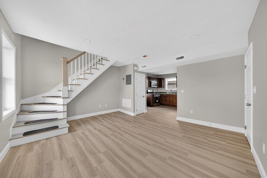 More Photos Of 165 Grant St, Fall River Apartments For Sale