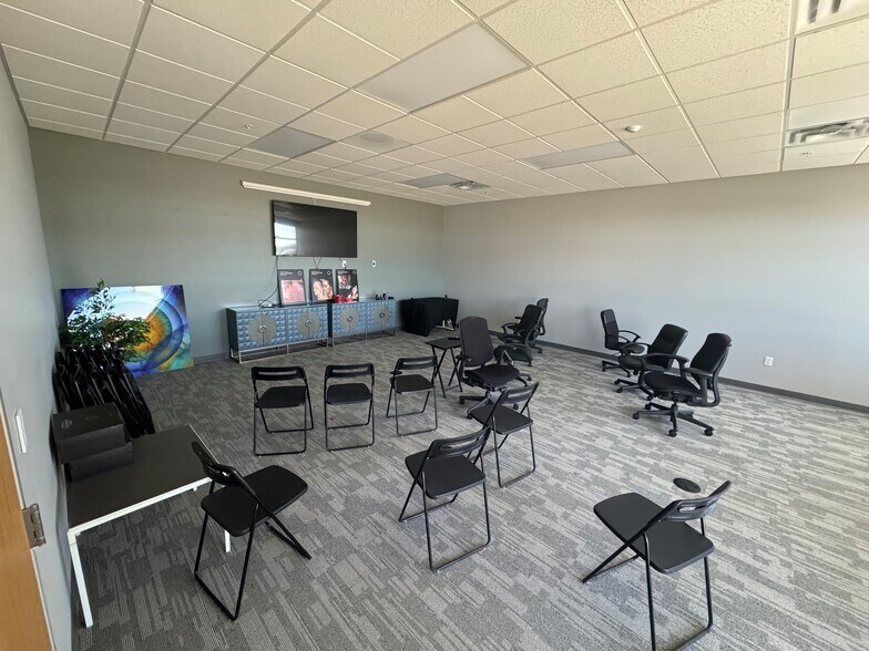 More Photos Of 11640 Teller St, Broomfield Light Distribution For Lease