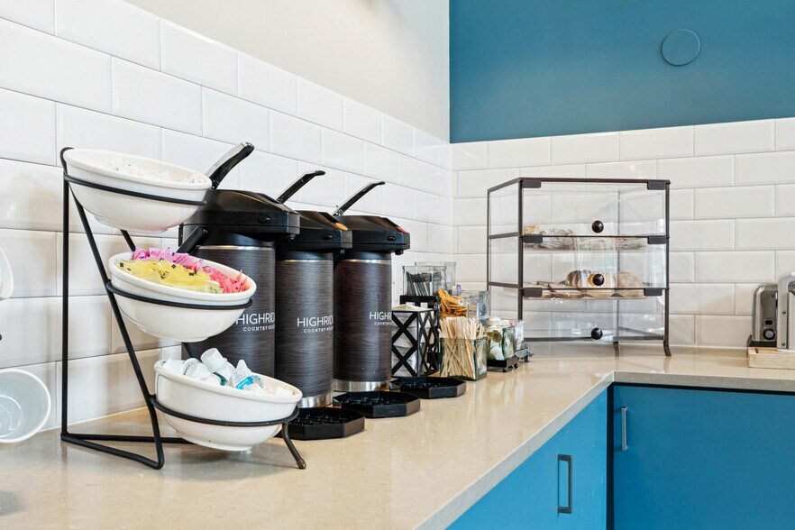 More Photos Of 130 Holiday Blvd, Covington Hotel For Sale