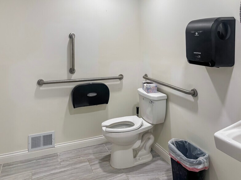 More Photos Of 7046 Brooklyn Blvd, Brooklyn Center Medical For Sale