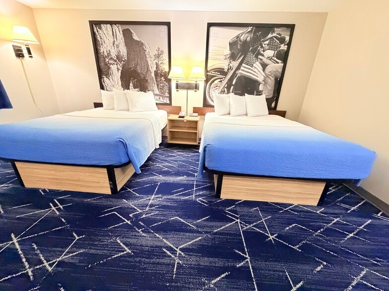 More Photos Of 800 Mammoth St, Hot Springs Hotel For Sale