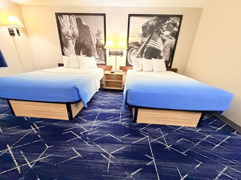 More Photos Of 800 Mammoth St, Hot Springs Hotel For Sale