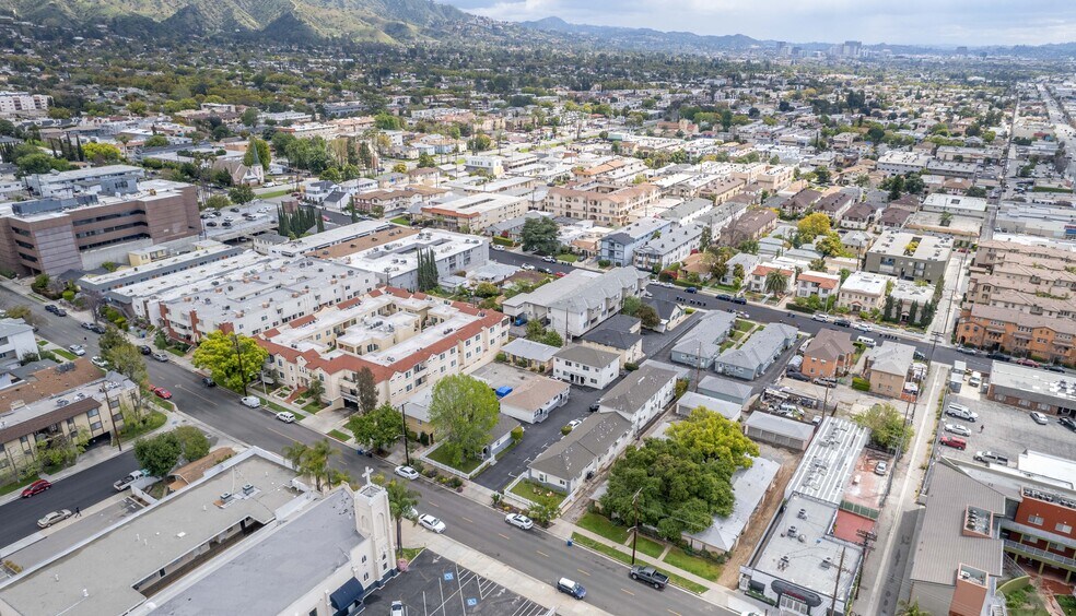 More Photos Of 240-260 E Providencia Ave, Burbank Apartments For Sale