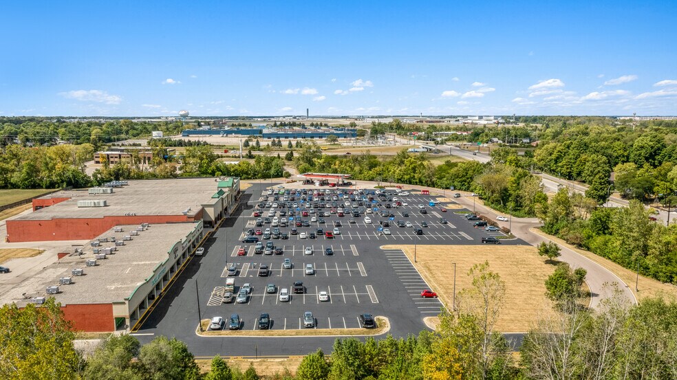 More Photos Of 780-798 Northwoods Blvd, Vandalia Freestanding For Sale