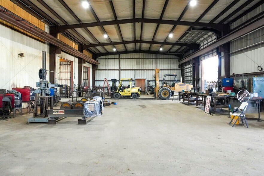 More Photos Of 9002 Leopard St, Corpus Christi Industrial For Sale