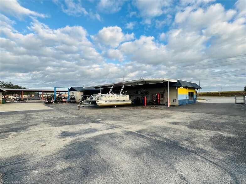 More Photos Of 1130 US Highway 27 N, Lake Placid Freestanding For Sale