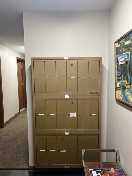 More Photos Of 19650 Harper Ave, Grosse Pointe Woods Medical For Sale
