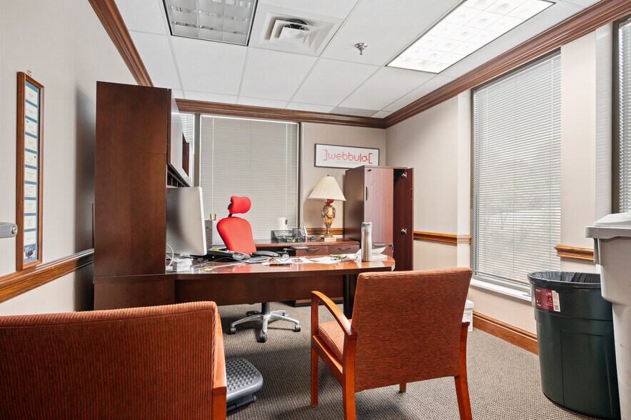 More Photos Of 5000 Stonewood Dr, Wexford Medical For Lease