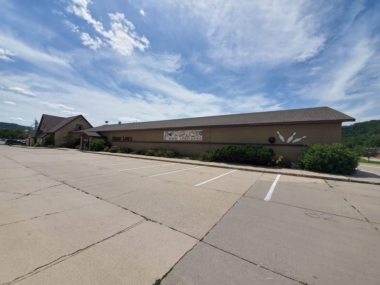 More Photos Of 407 S Mill St, Rushford Restaurant For Sale