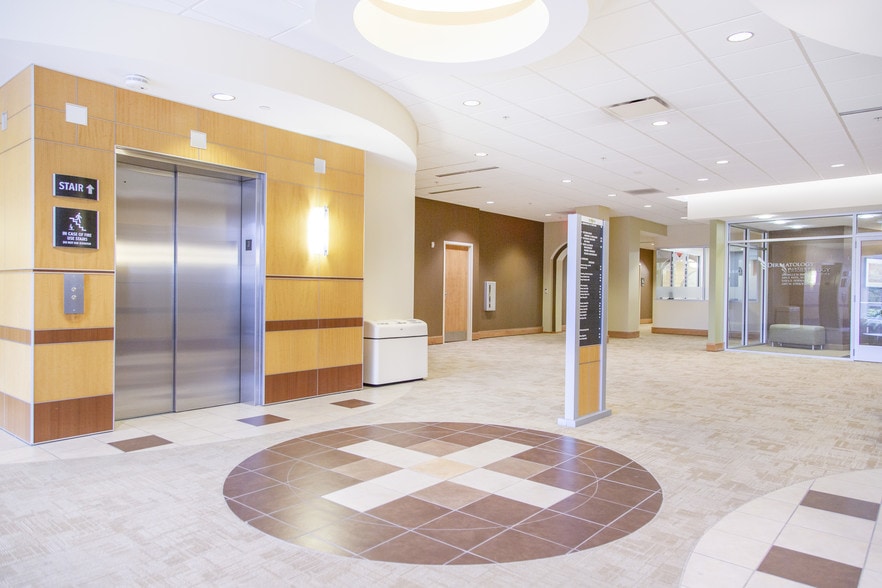 More Photos Of 555 Midtowne St, Grand Rapids Medical For Lease