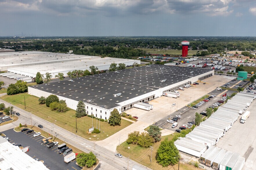 More Photos Of 11939 S Central Ave, Alsip Distribution For Lease
