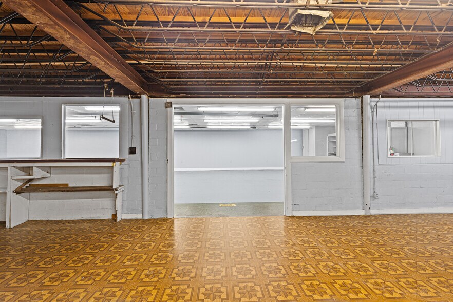 More Photos Of 500 E Main St, Kilgore Office For Sale