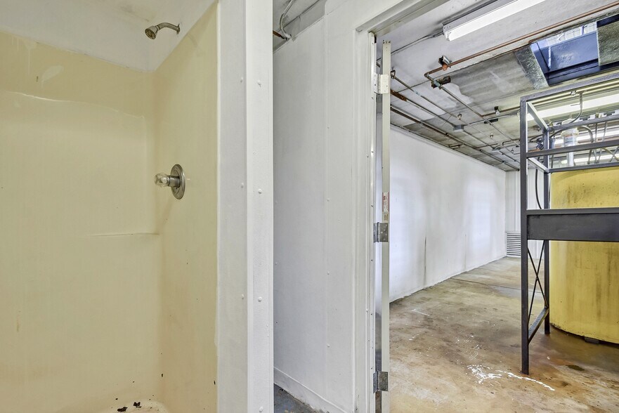 More Photos Of 615 County Road R, Denmark Auto Repair For Sale