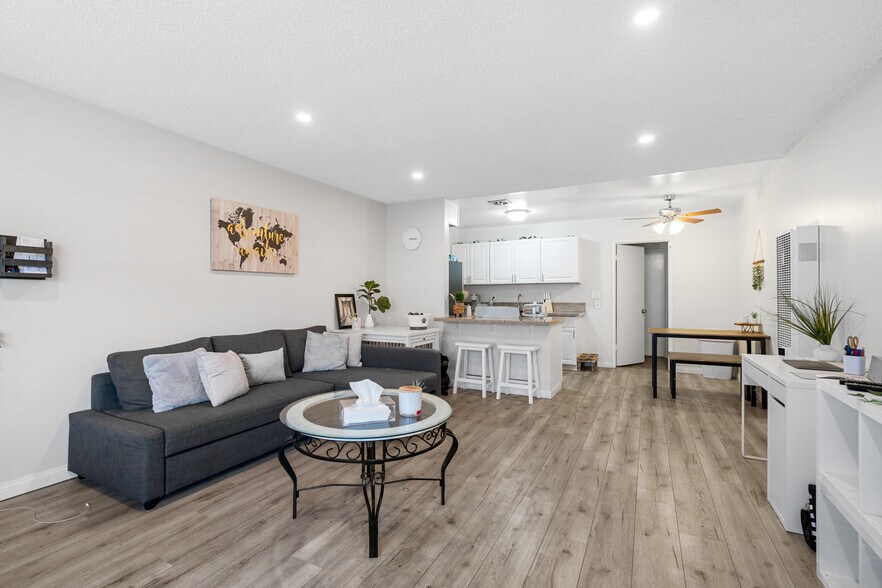 More Photos Of 618-620 W Route 66, Glendora Apartments For Sale