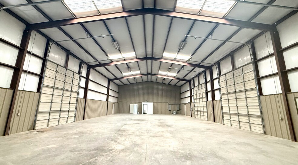 More Photos Of 1610 E County Road 140, Midland Industrial For Lease