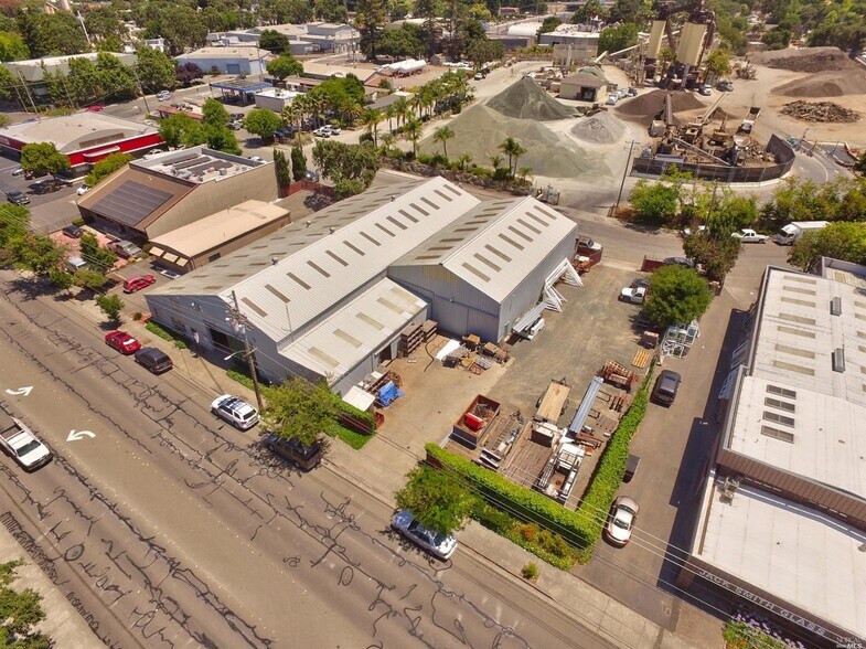 More Photos Of 1071 Maxwell Dr, Santa Rosa Warehouse For Lease