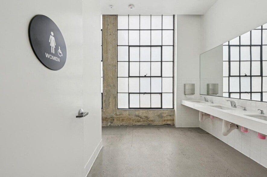 More Photos Of 5500-5528 Wilshire Blvd, Los Angeles Office For Lease