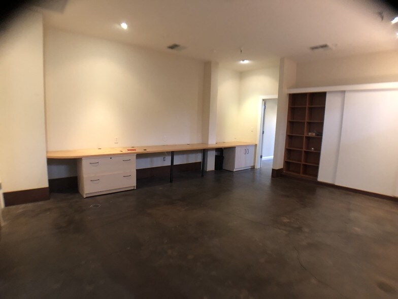 More Photos Of 220 Windsor River Rd, Windsor Apartments For Sale