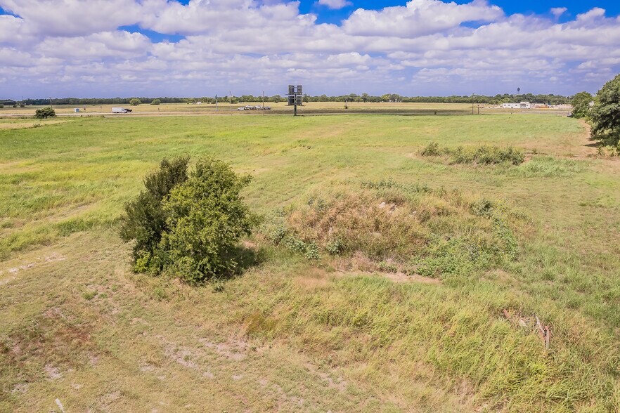 More Photos Of 1601 N Interstate 45, Palmer Land For Sale