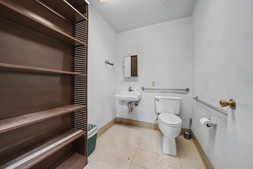 More Photos Of 11020 N State Highway 49, Martell Freestanding For Sale