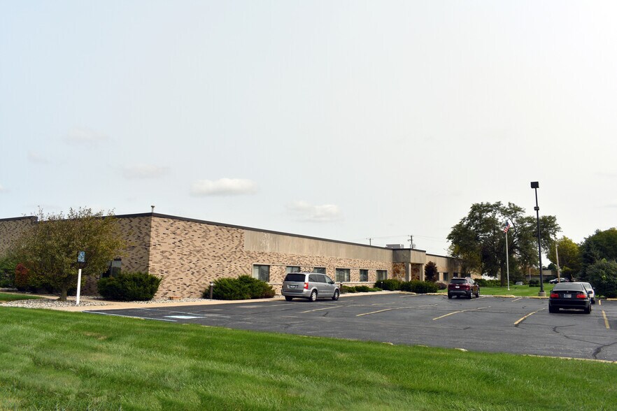 More Photos Of 4204 W Ferguson Rd, Fort Wayne Flex For Sale