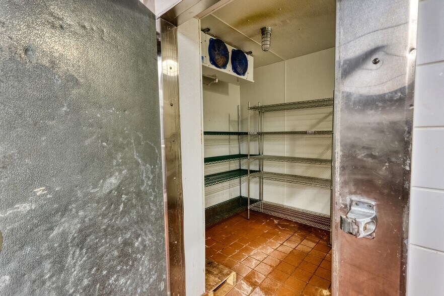More Photos Of 225 S Toppenish Ave, Toppenish Restaurant For Sale