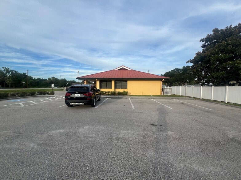More Photos Of 2901 Us-301, Ellenton Medical For Lease