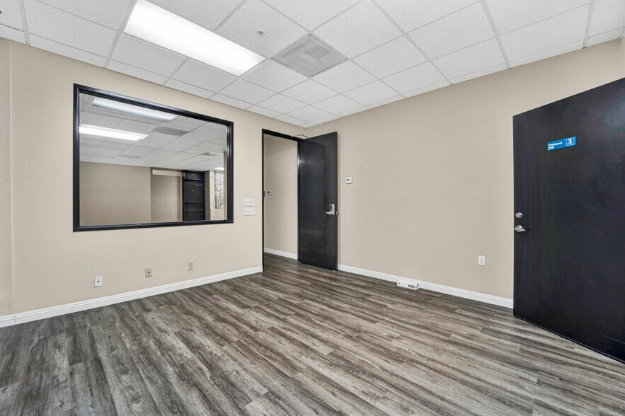 More Photos Of 28 Hammond, Irvine Warehouse For Sale