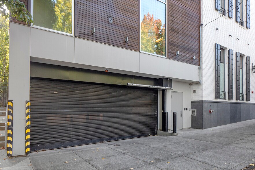 More Photos Of 320-338 NW 23rd Ave, Portland Storefront Retail Office For Sale