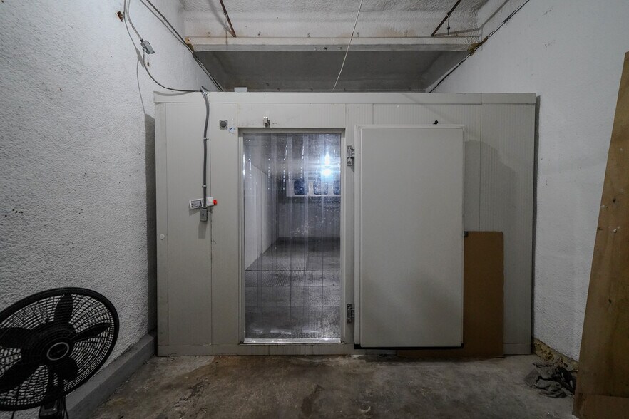 More Photos Of 743-749 NW 23rd St, Miami Food Processing For Sale